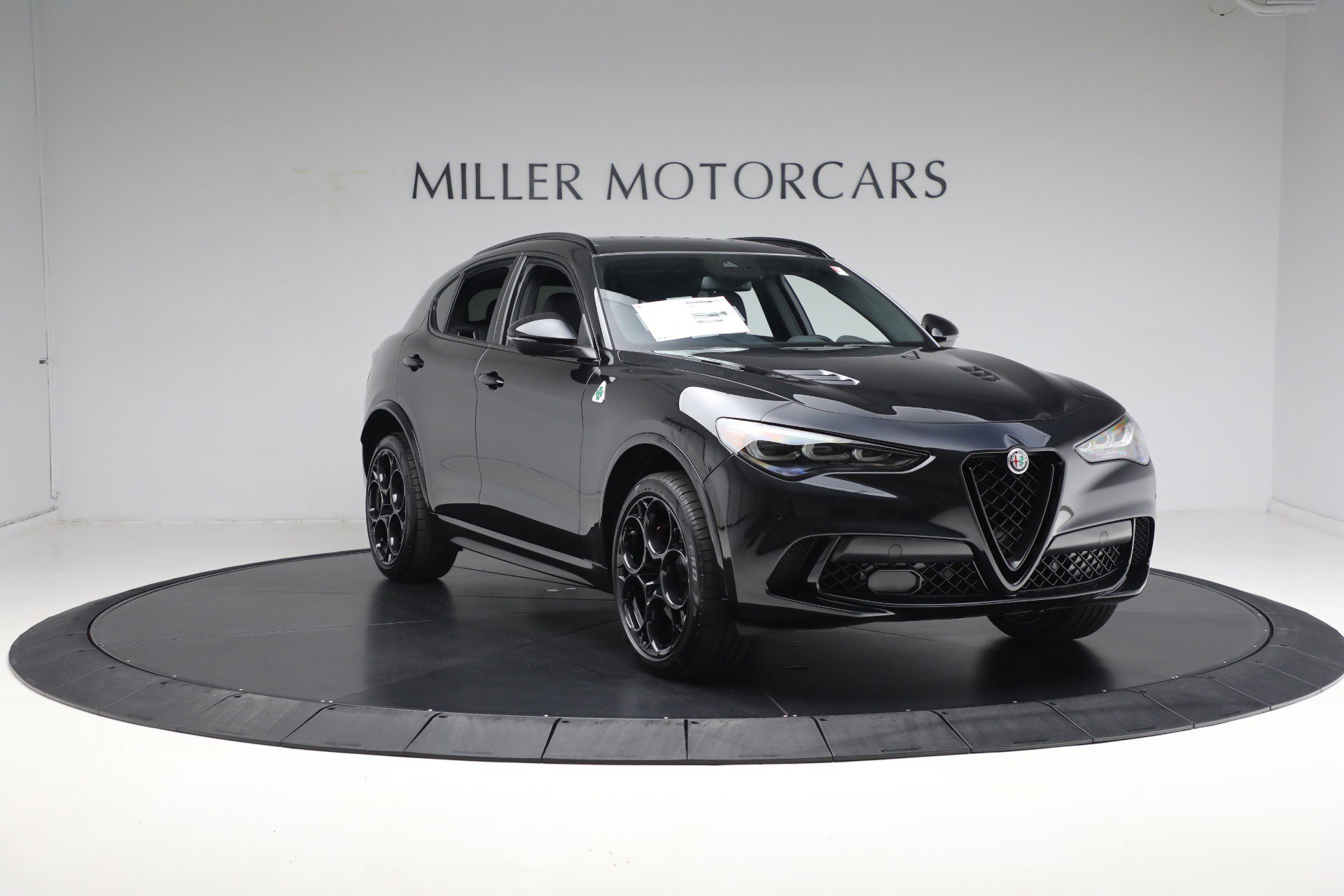 New 2024 Alfa Romeo Stelvio Quadrifoglio w/ Active Assist Plus Package AWD/4WD image 23