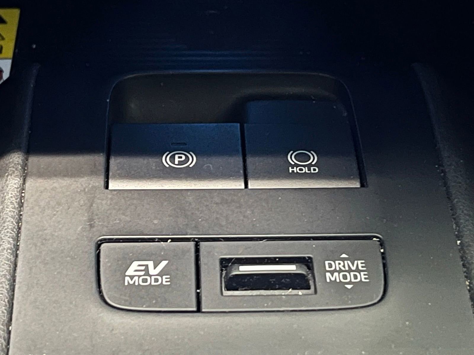Used 2021 Toyota Venza LE AWD/4WD image 25