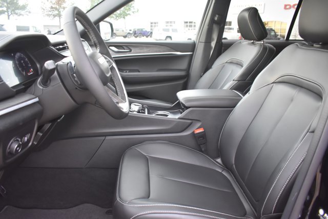 New 2026 Jeep Grand Cherokee Limited w/ Limited Altitude Package image 14