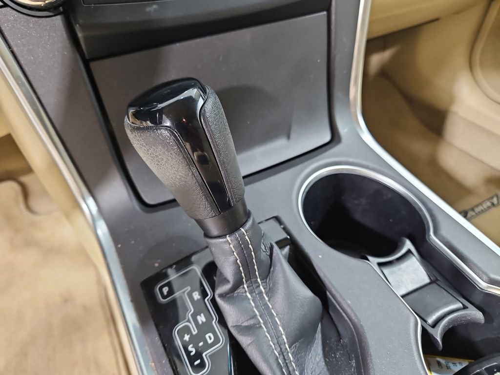 Used 2016 Toyota Camry LE FWD image 23