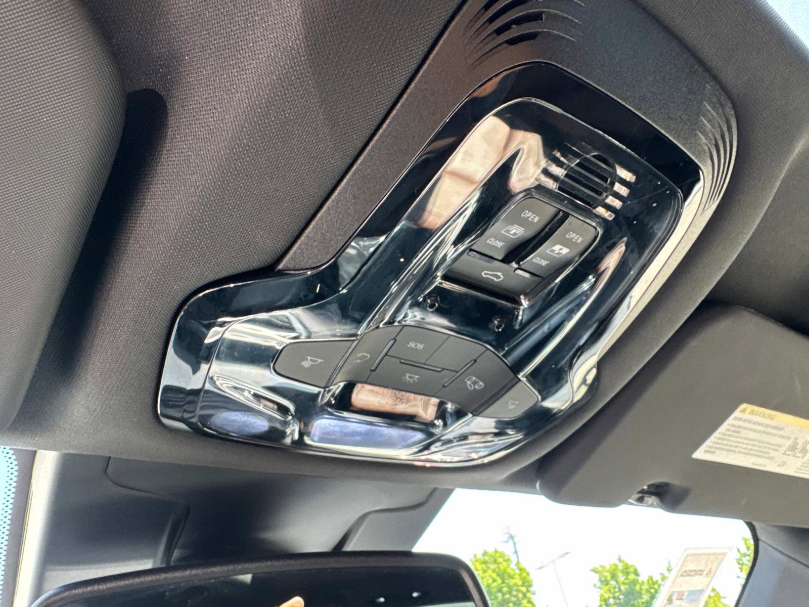 Used 2024 Alfa Romeo Stelvio Ti image 27