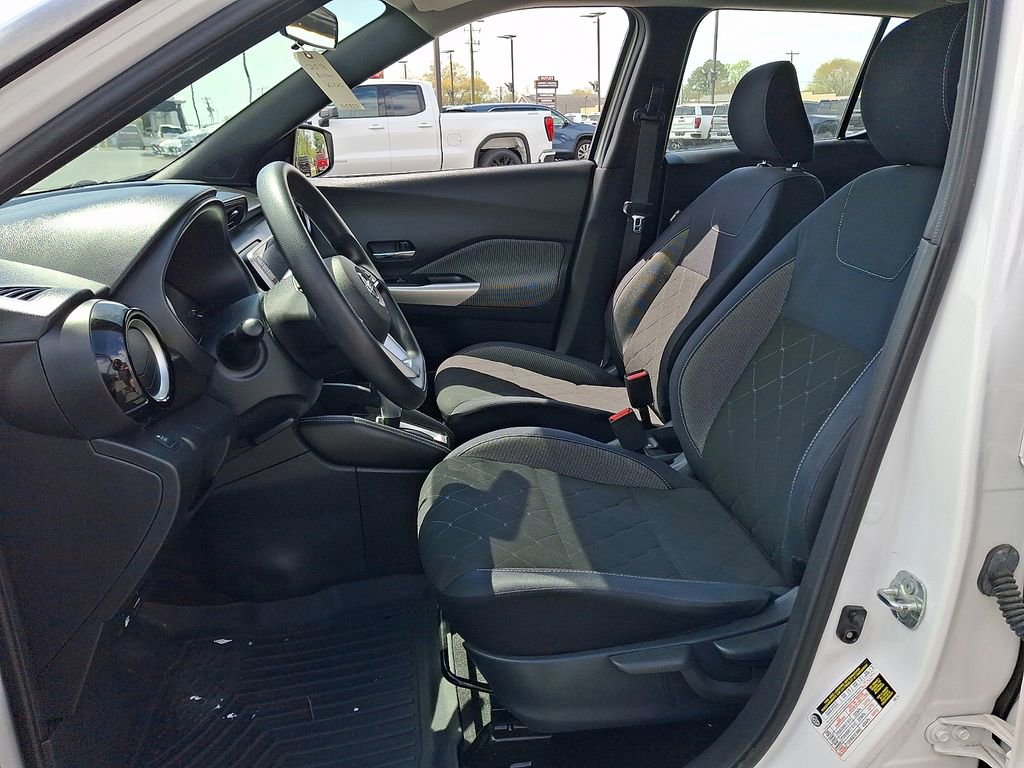 Used 2018 Nissan Kicks SV image 15