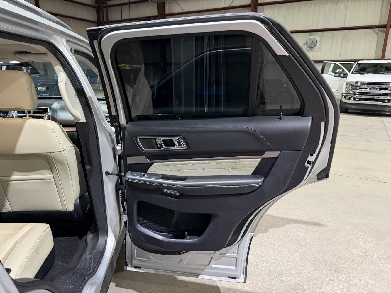 Used 2019 Ford Explorer Platinum AWD/4WD image 20