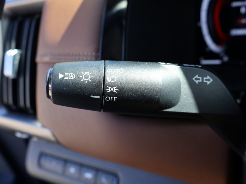 Used 2024 Nissan Pathfinder Platinum w/ Cargo Package image 52