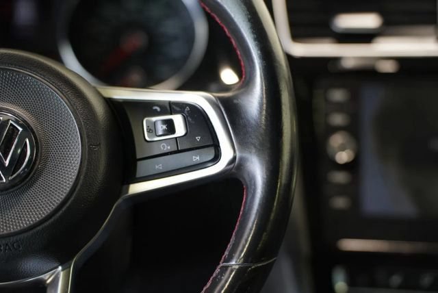 Used 2018 Volkswagen GTI Autobahn FWD image 30