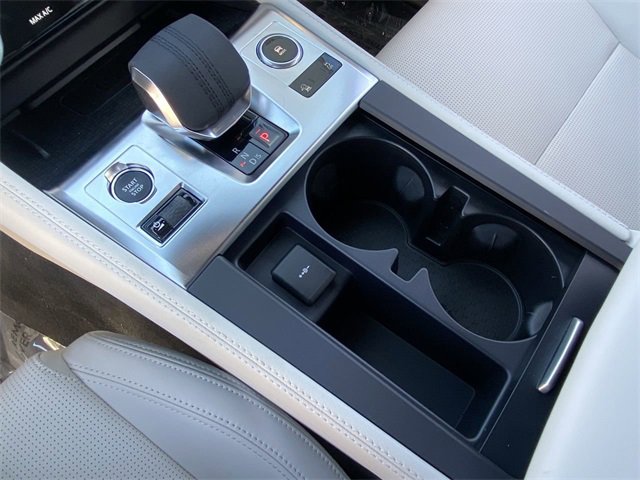 New 2025 Jaguar F-PACE R-Dynamic S image 9