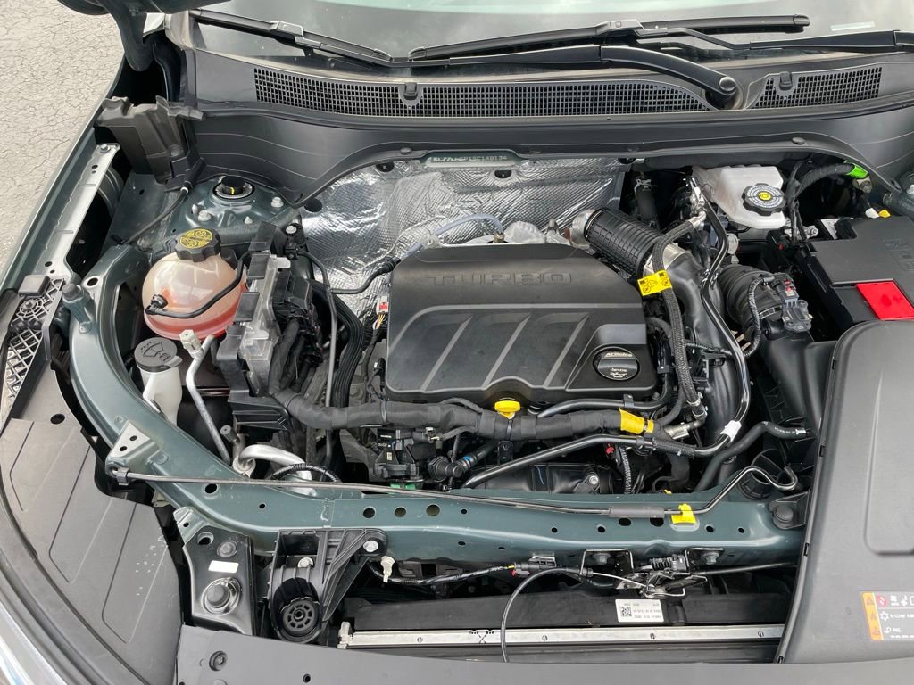 Used 2025 Chevrolet Trax LT FWD image 38