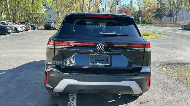 Used 2025 Volkswagen Tiguan SE AWD/4WD image 7
