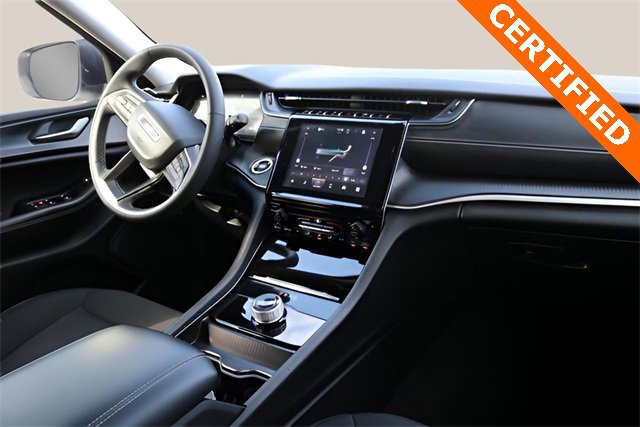 Used 2023 Jeep Grand Cherokee Laredo image 17