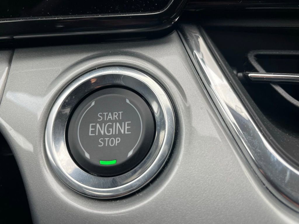 Certified 2025 Chevrolet Trax LT w/ LT Convenience Package image 28