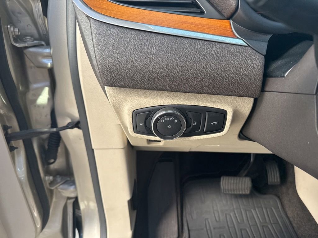 Used 2017 Lincoln MKC Select w/ Select Plus Package FWD image 12