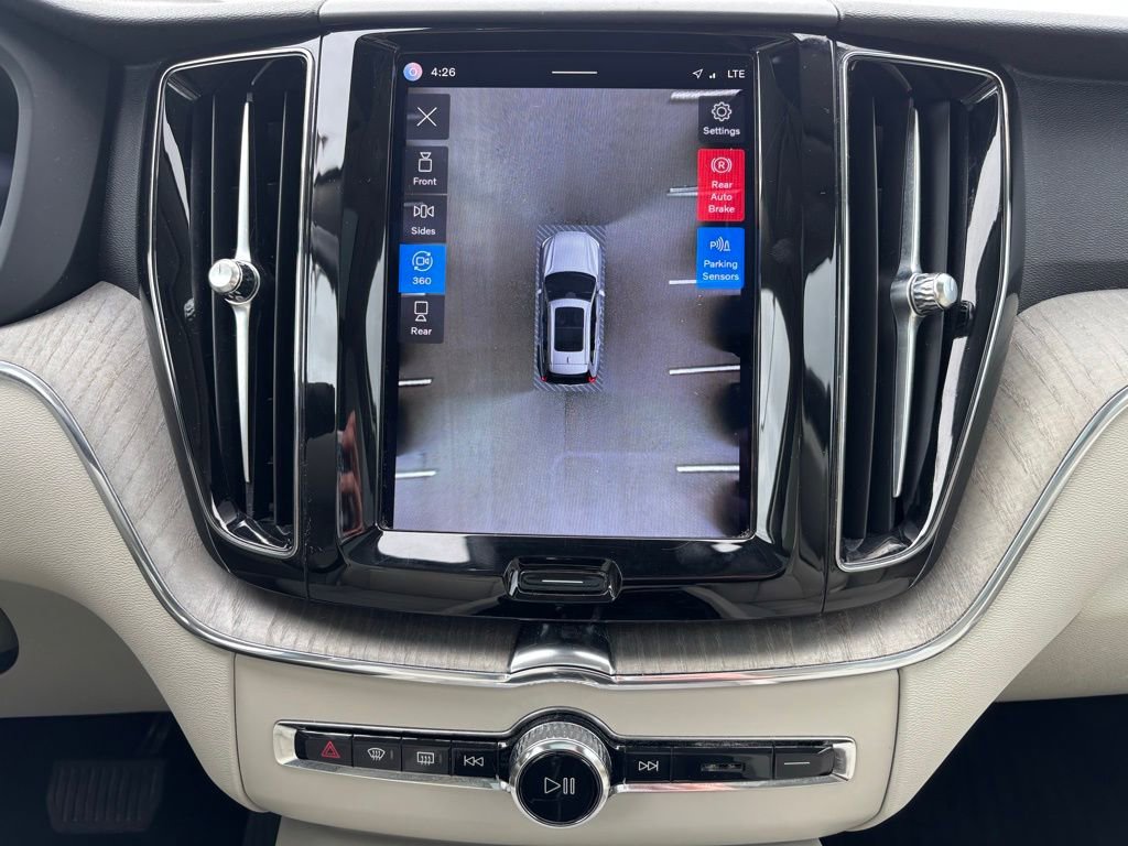 Certified 2023 Volvo XC60 B5 Plus w/ Climate Package image 16