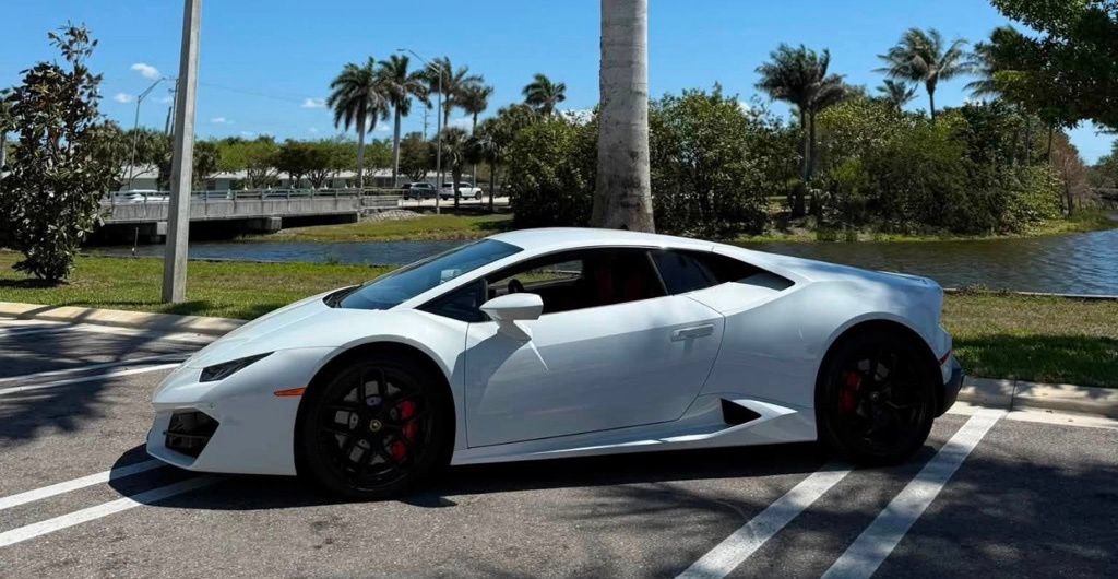Used 2018 Lamborghini Huracan LP 580-2 RWD image 4