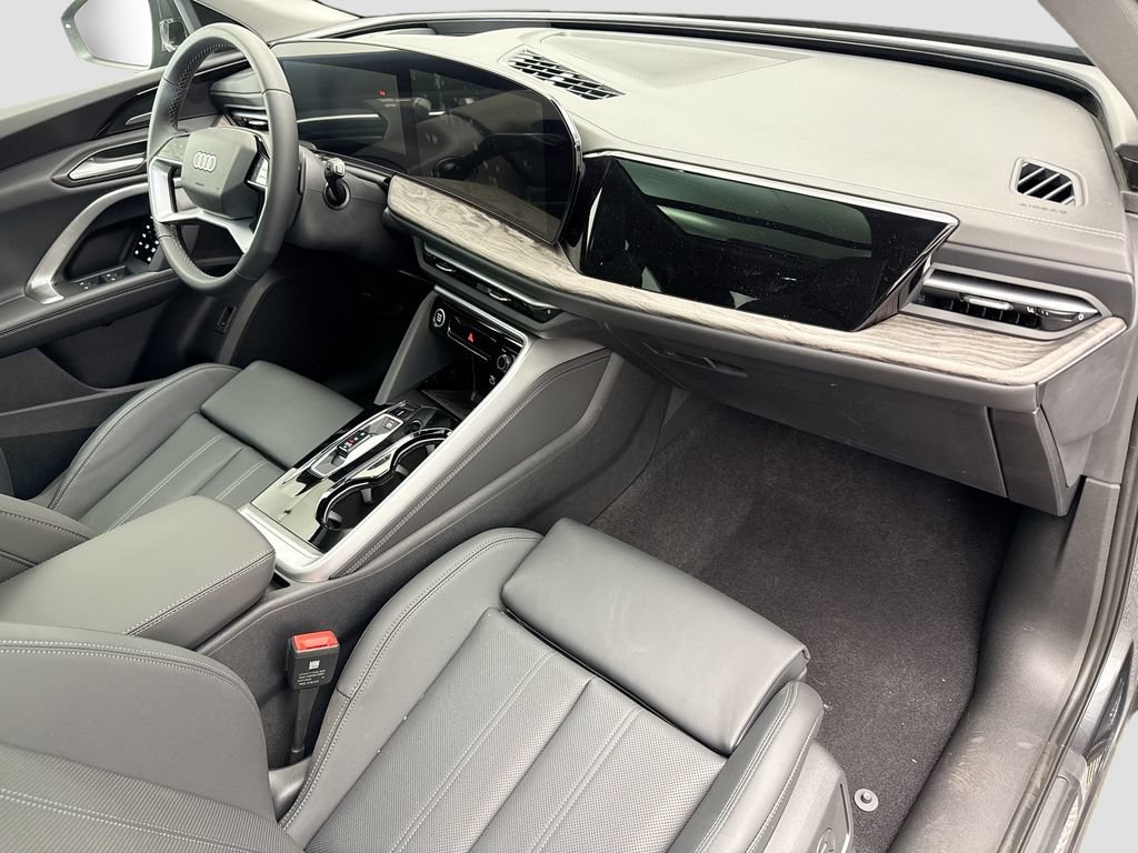 Used 2025 Audi Q5 Premium Plus w/ Premium Plus AWD/4WD image 17