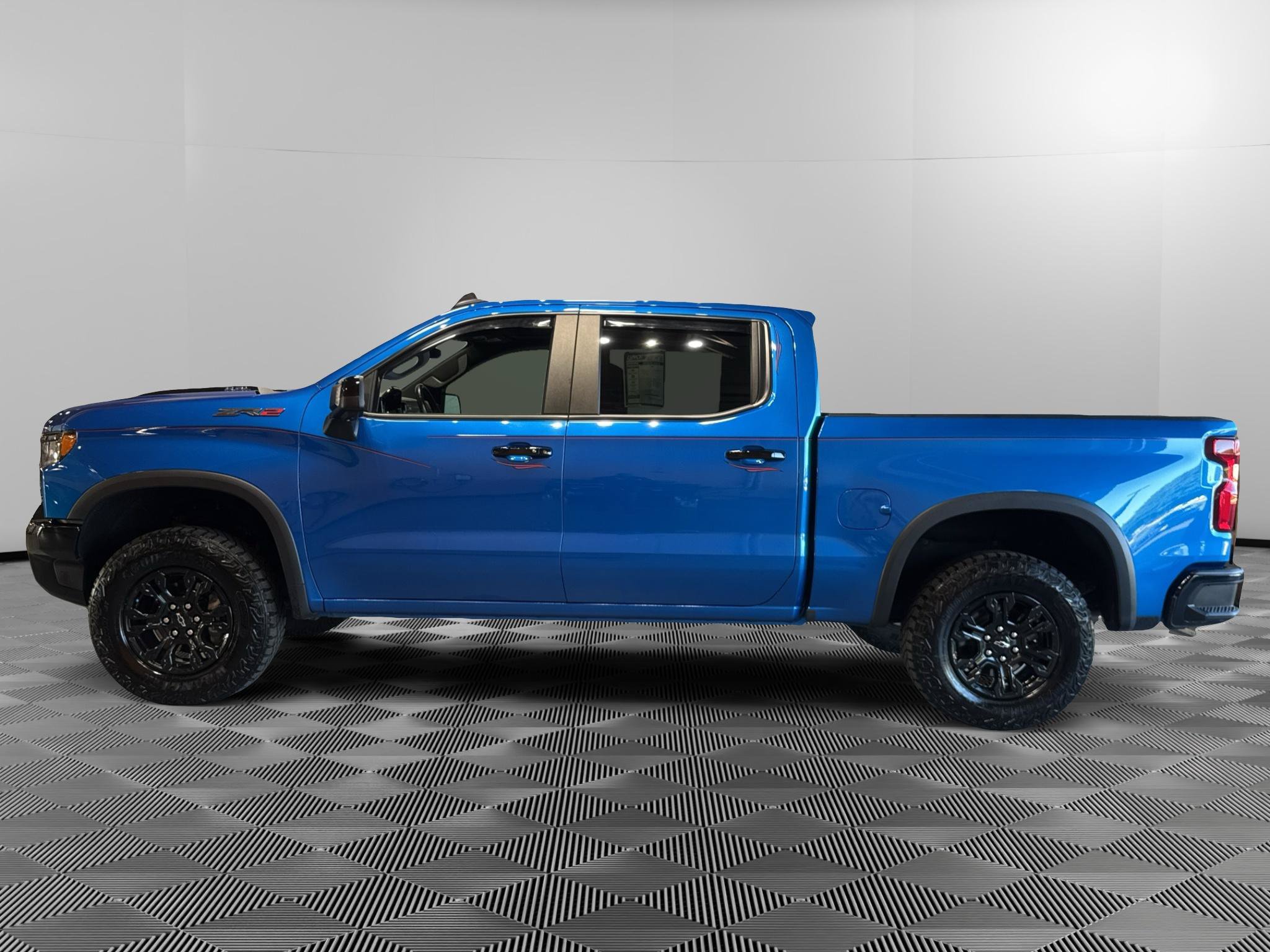 Used 2024 Chevrolet Silverado 1500 ZR2 w/ Technology Package AWD/4WD image 2