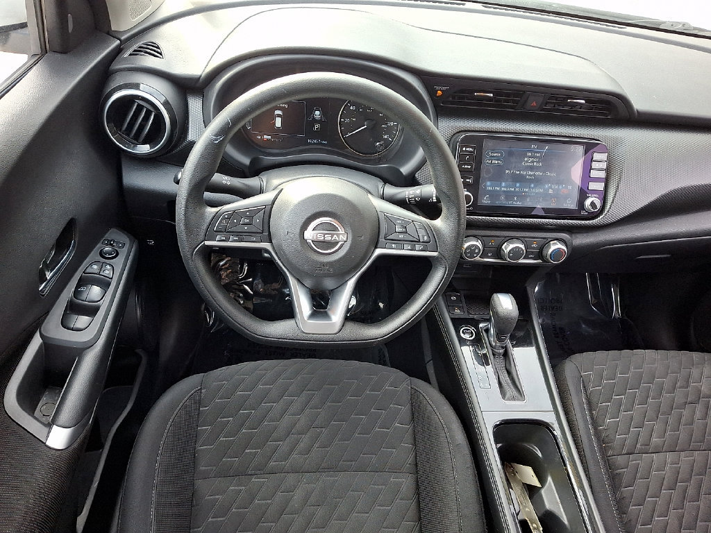 Used 2023 Nissan Kicks SV w/ Interior Electronics Package FWD image 11