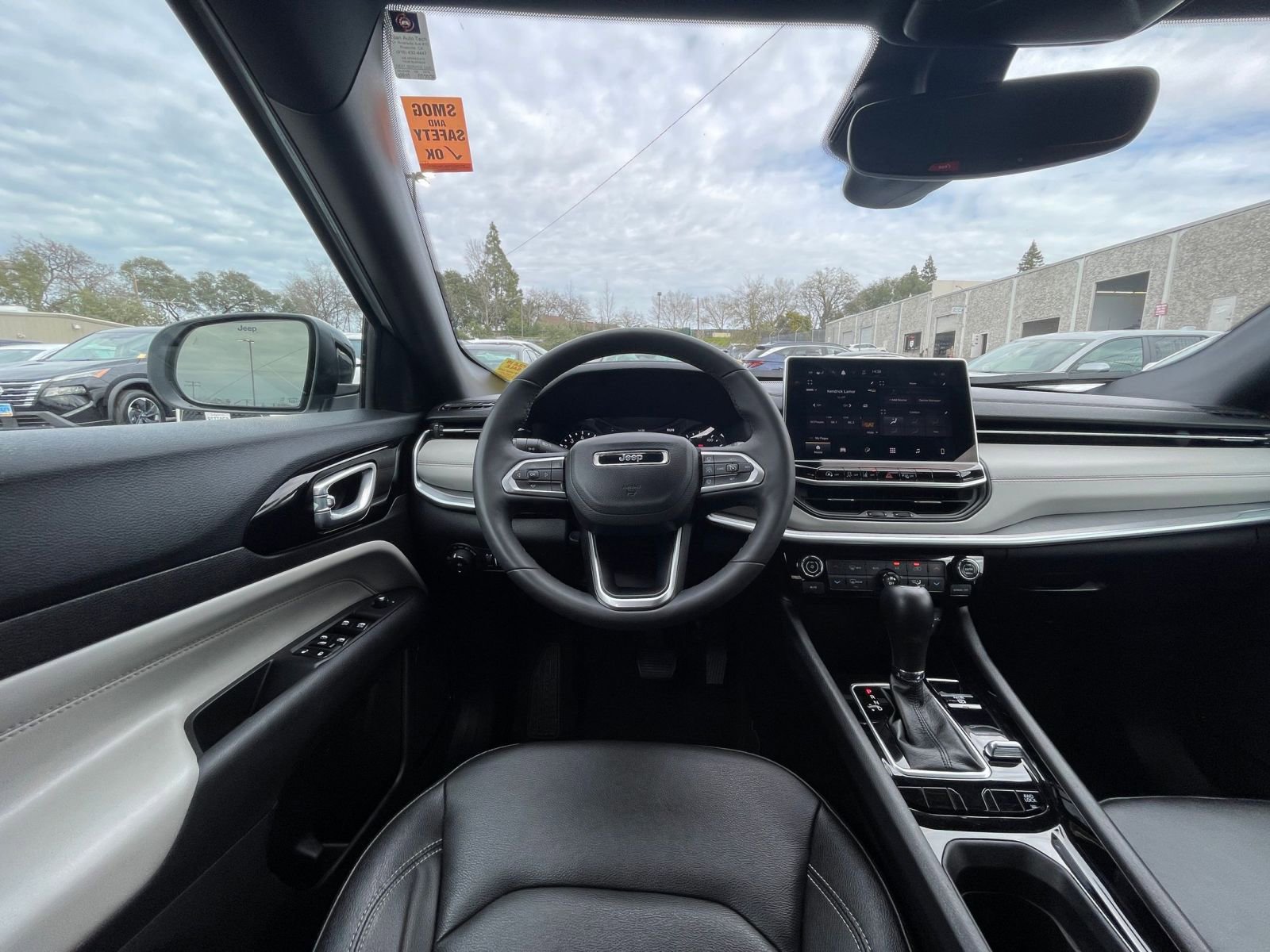 Used 2025 Jeep Compass Limited image 35