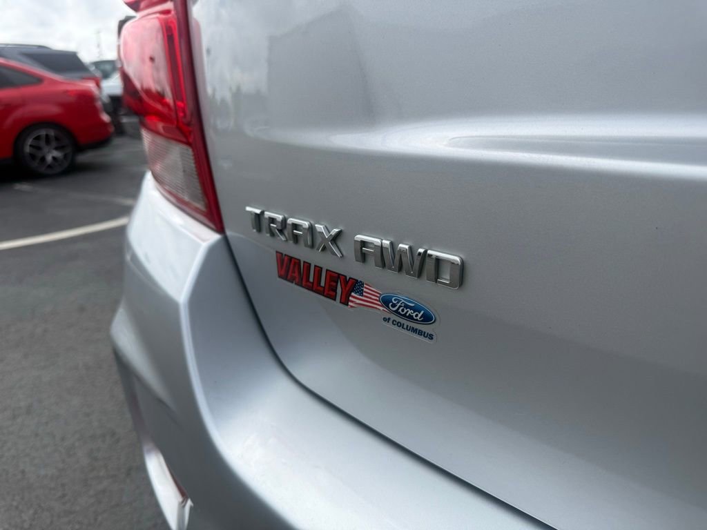 Used 2017 Chevrolet Trax LT w/ LT Convenience Package AWD/4WD image 34