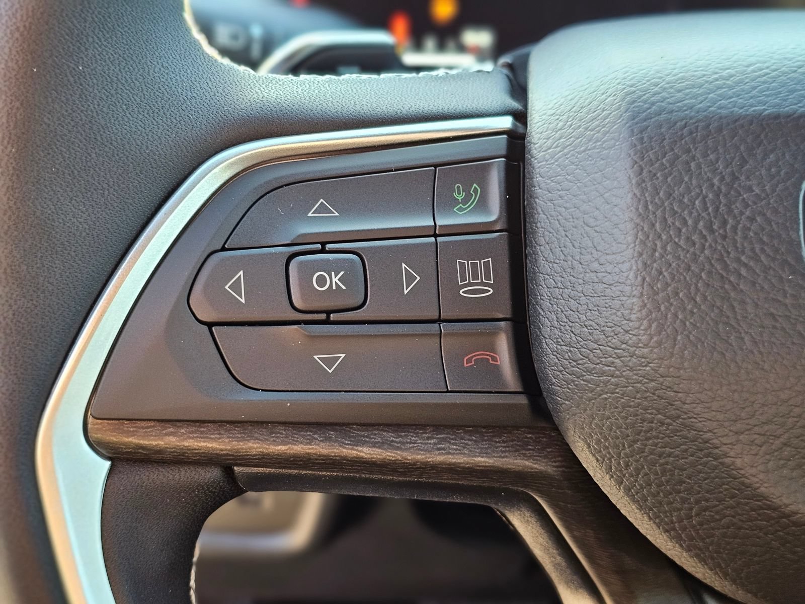 New 2026 Jeep Grand Cherokee L Altitude RWD image 13