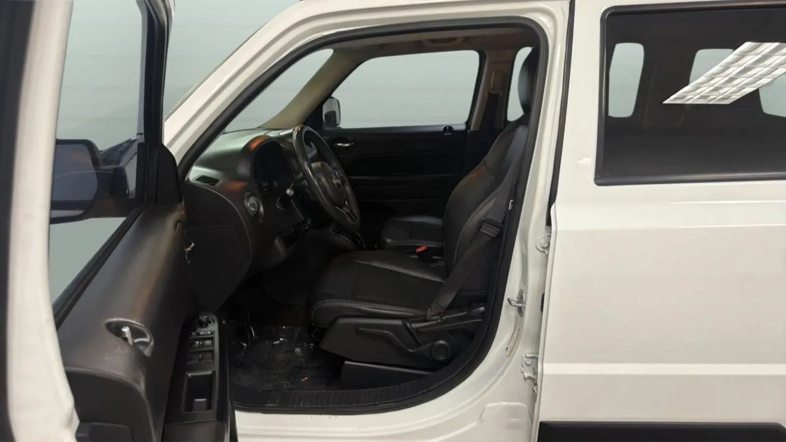 Used 2016 Jeep Patriot Sport w/ Power Value Group FWD image 19