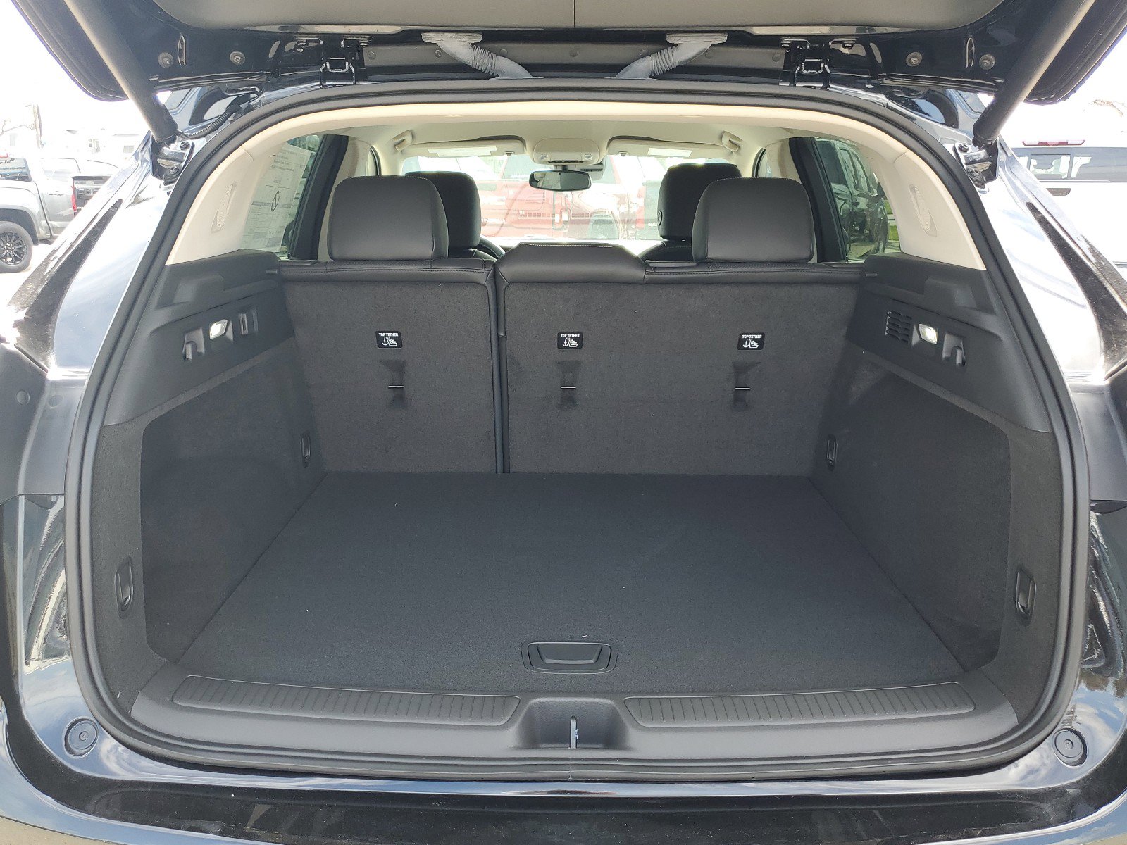 Used 2023 Buick Envision Essence image 12