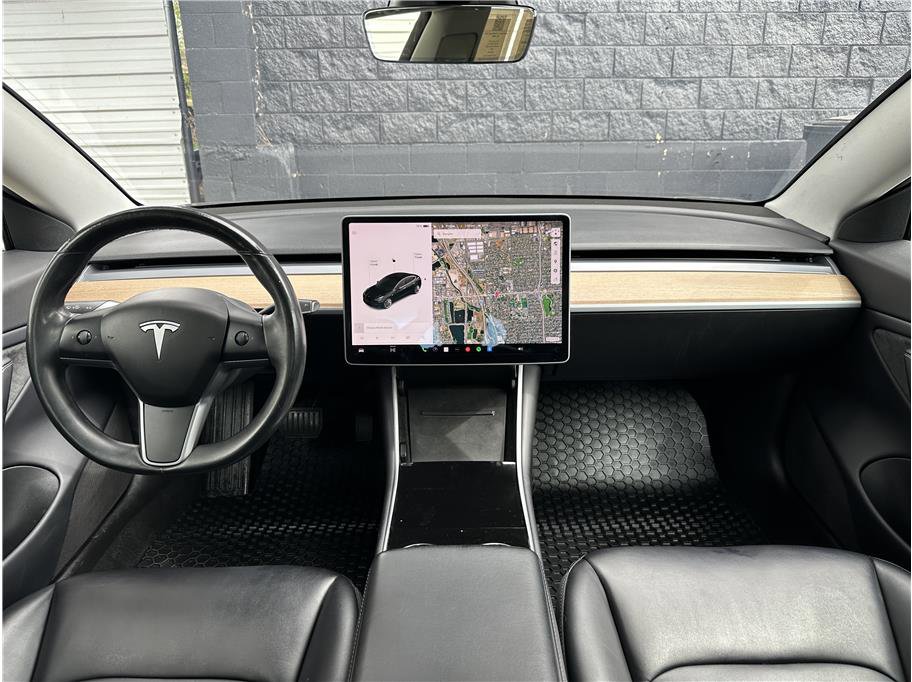 Used 2018 Tesla Model 3 Long Range image 19