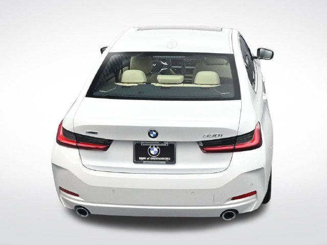 New 2026 BMW 330i xDrive Sedan w/ Premium Package AWD/4WD image 25