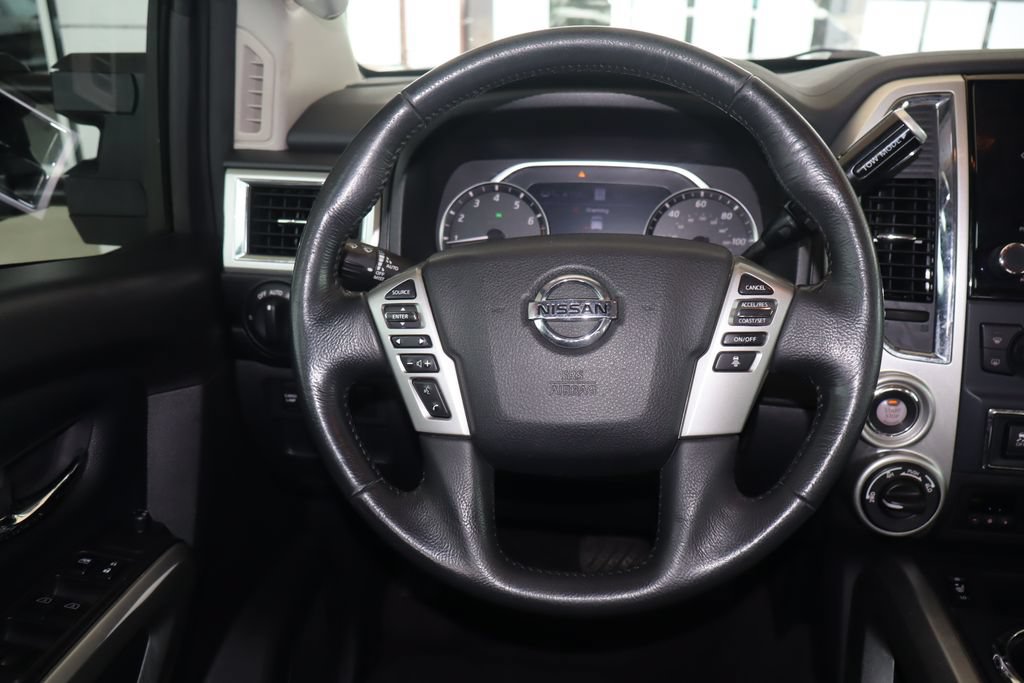 Used 2021 Nissan Titan SV w/ SV Convenience Package AWD/4WD image 17
