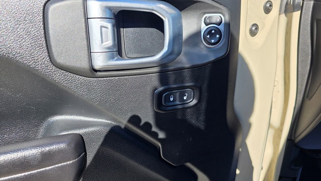 Used 2020 Jeep Gladiator Rubicon w/ Trailer Tow Package image 24