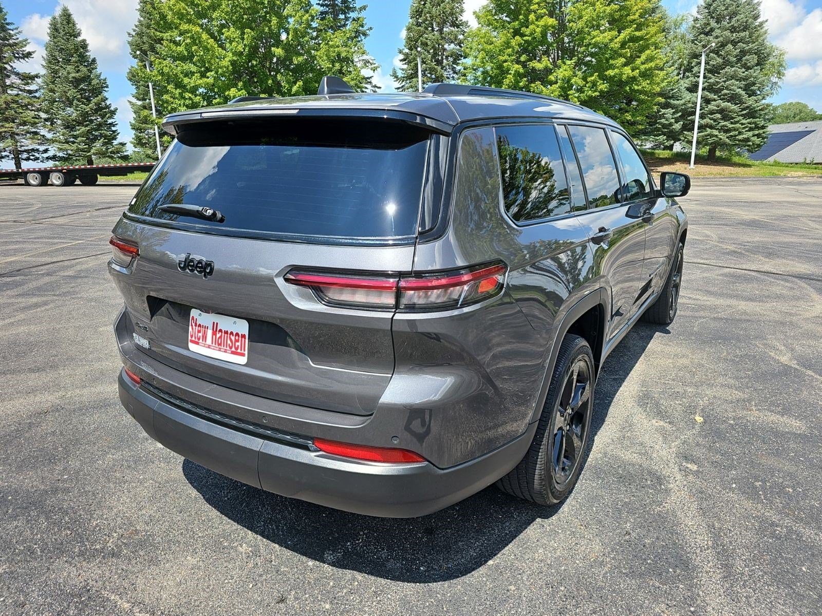 Used 2023 Jeep Grand Cherokee L Laredo AWD/4WD image 6