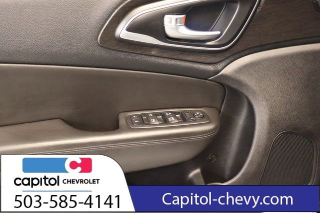 Used 2015 Chrysler 200 C image 10
