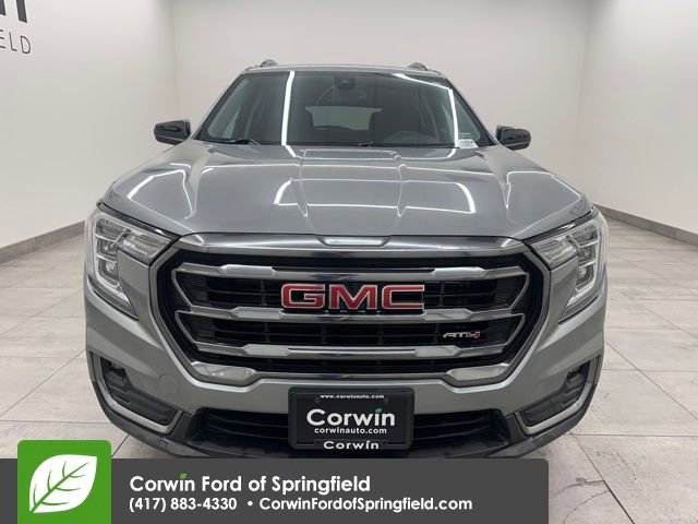 Used 2023 GMC Terrain AT4 image 8