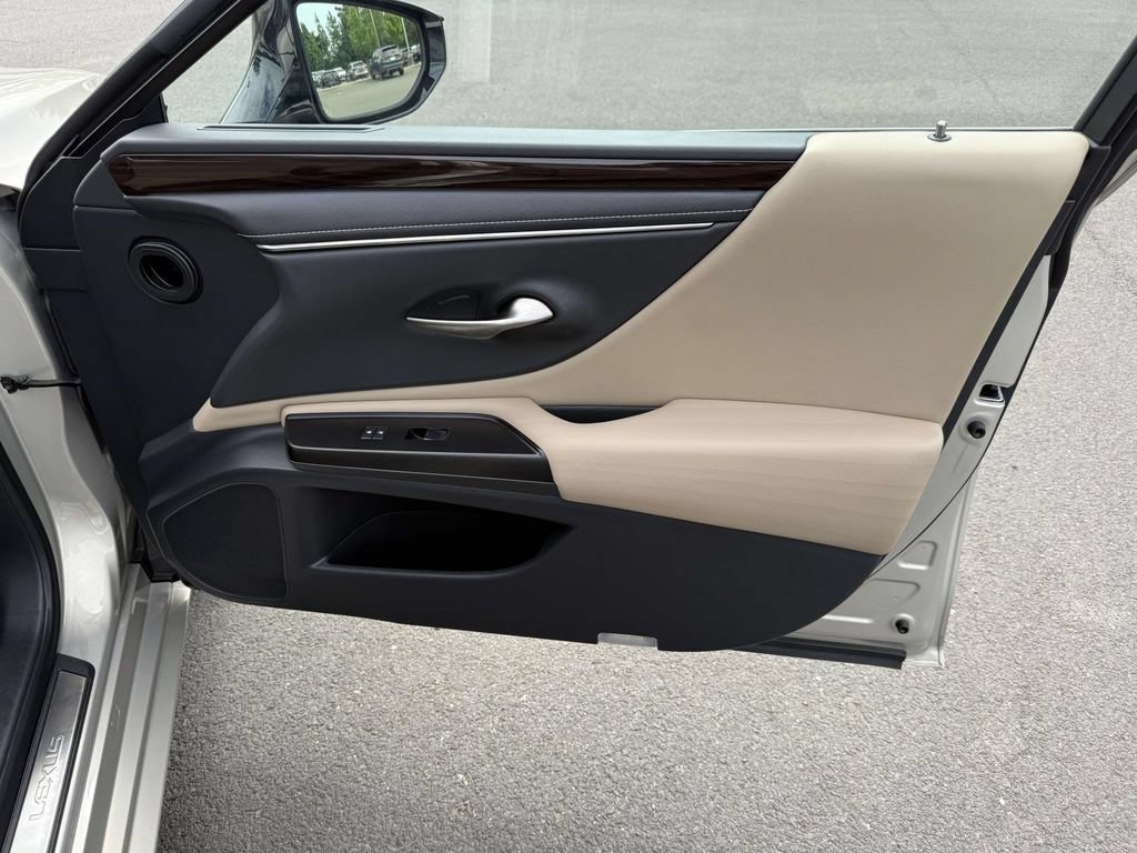 Used 2019 Lexus ES 300h FWD image 15