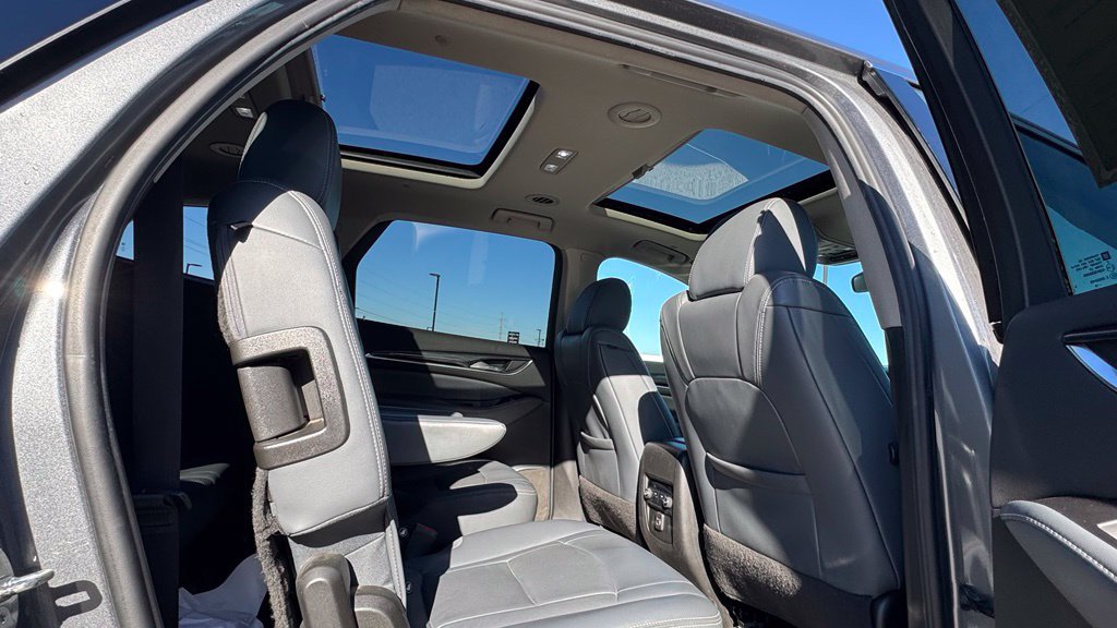 Used 2020 Buick Enclave Essence FWD image 12