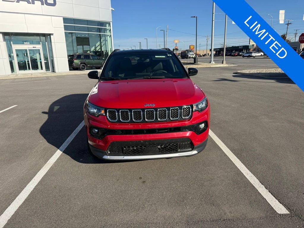 Used 2023 Jeep Compass Limited image 4