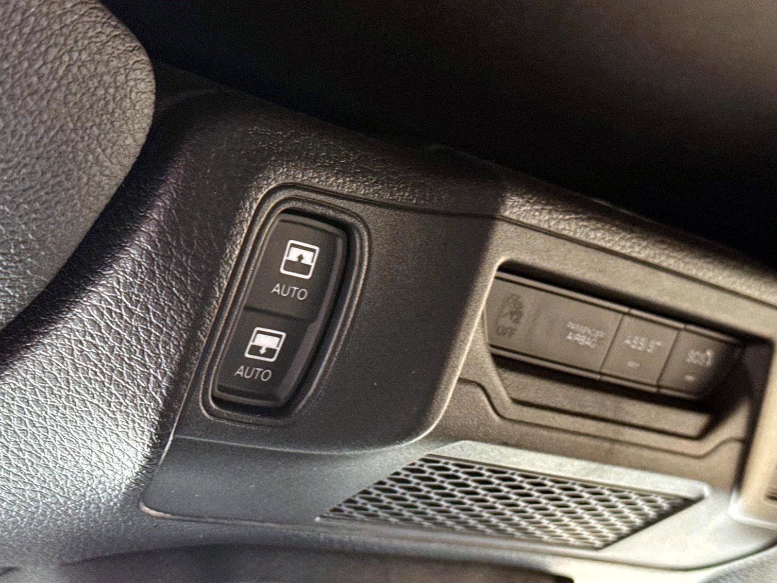 Used 2025 Jeep Wrangler Unlimited Sahara image 21