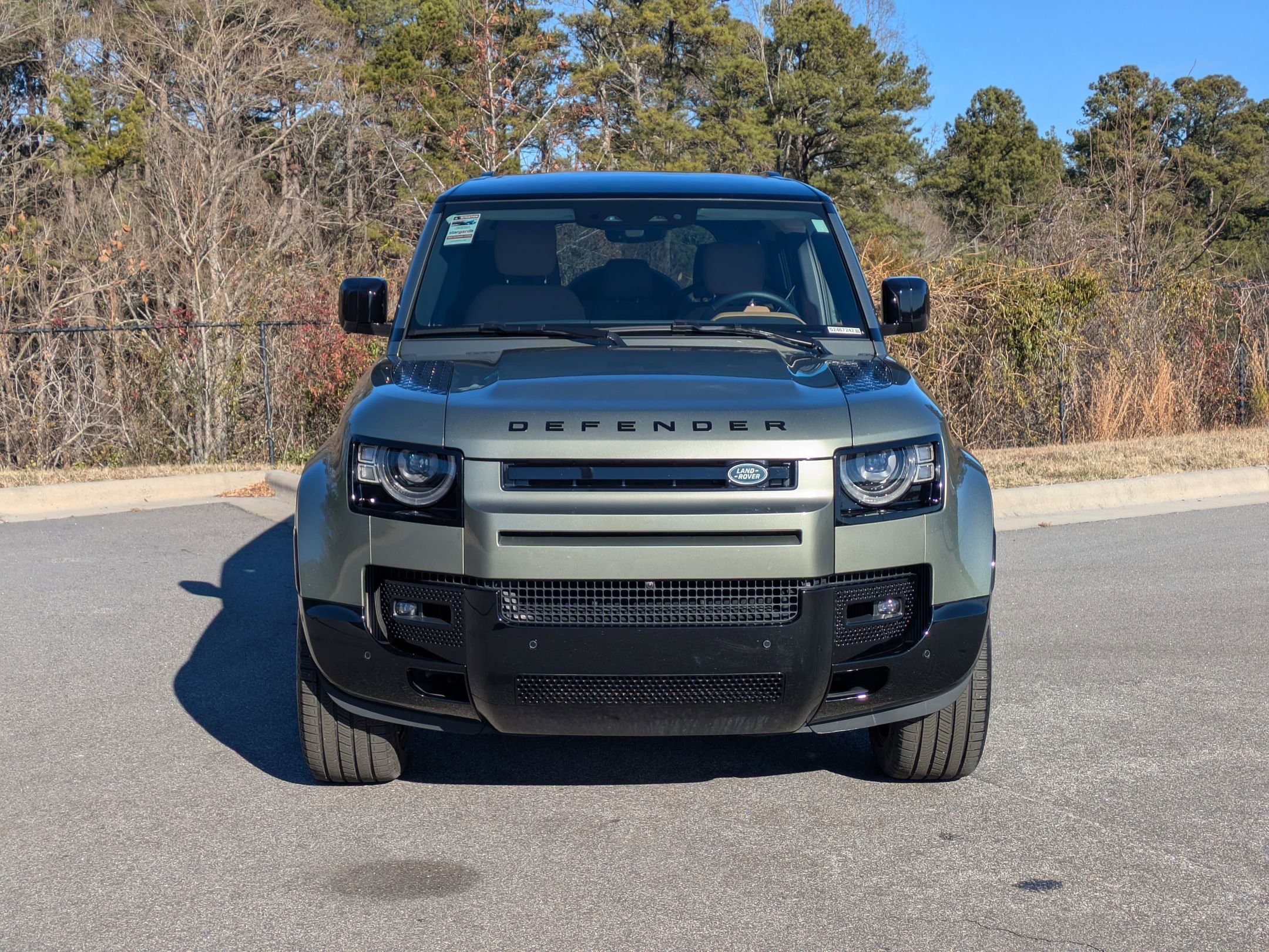 Used 2025 Land Rover Defender 110 X-Dynamic SE image 2