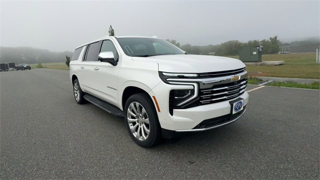 New 2025 Chevrolet Suburban Premier image 2