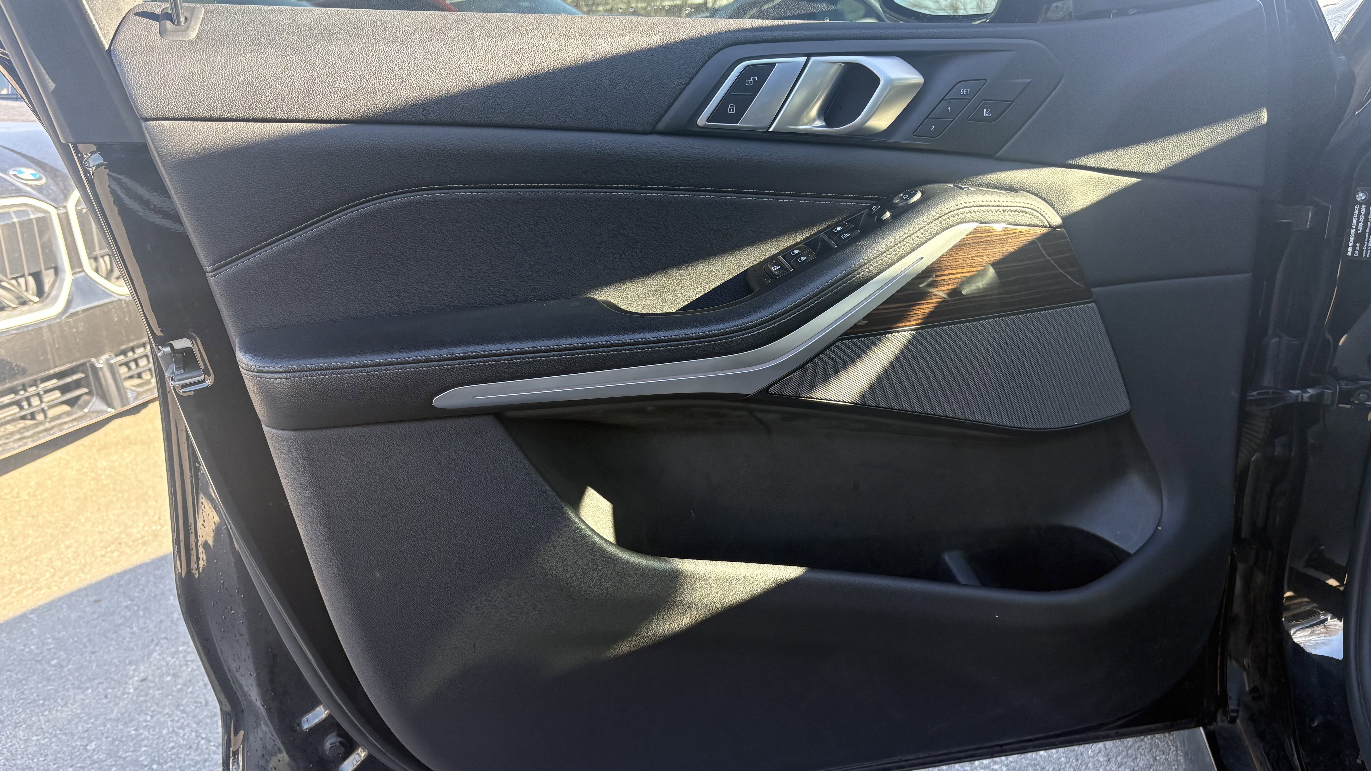 Used 2019 BMW X5 xDrive40i w/ M Sport Package image 16