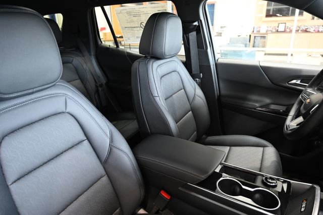 New 2026 Chevrolet Equinox LT w/ Convenience Package II image 8