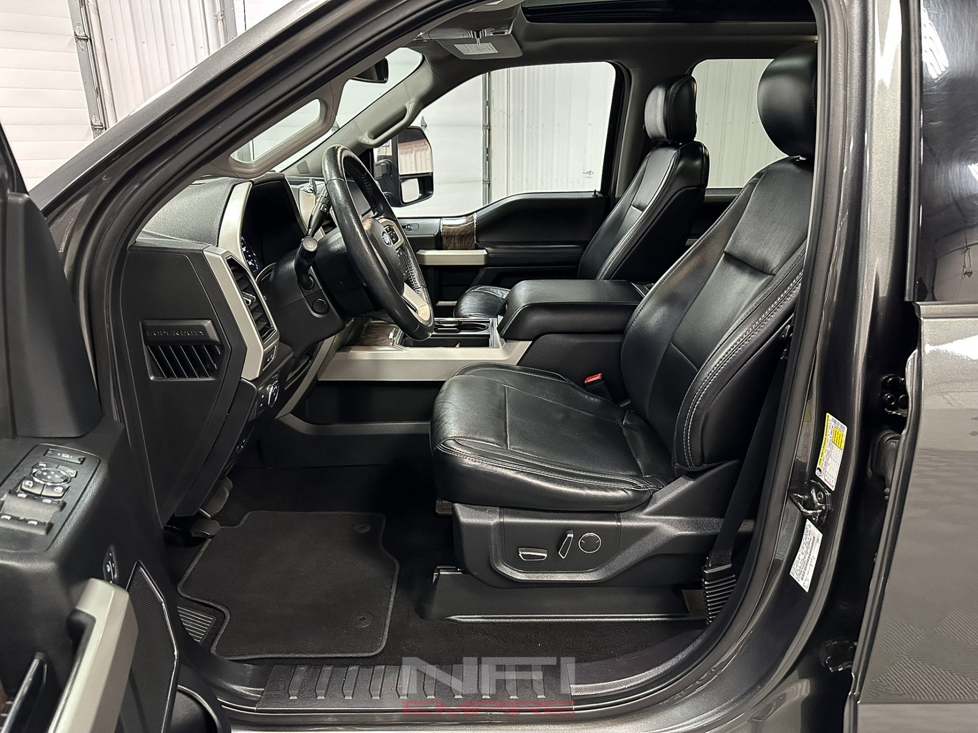 Used 2019 Ford F250 Lariat w/ Lariat Ultimate Package image 31