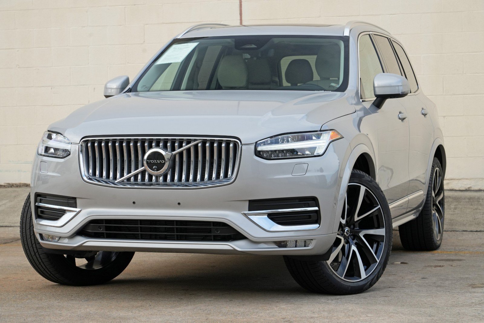 Used 2025 Volvo XC90 B6 Plus AWD/4WD image 3