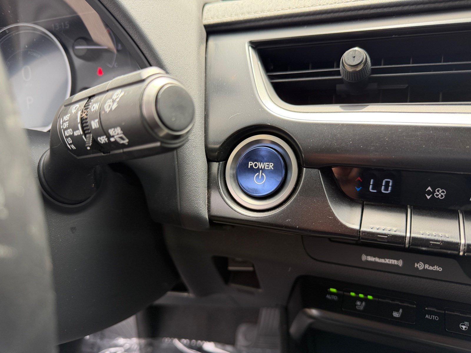 Used 2019 Lexus UX 250h w/ Premium Package AWD/4WD image 28