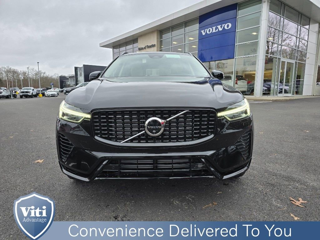 Used 2025 Volvo XC60 T8 Plus w/ Protection Package Premier AWD/4WD image 3
