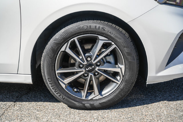 Certified 2024 Kia Forte LXS FWD image 11
