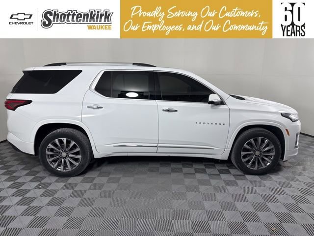 Used 2023 Chevrolet Traverse Premier image 2