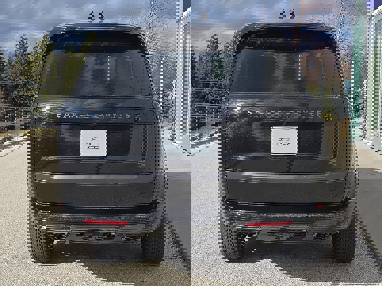 New 2026 Land Rover Range Rover Long Wheelbase SE image 4
