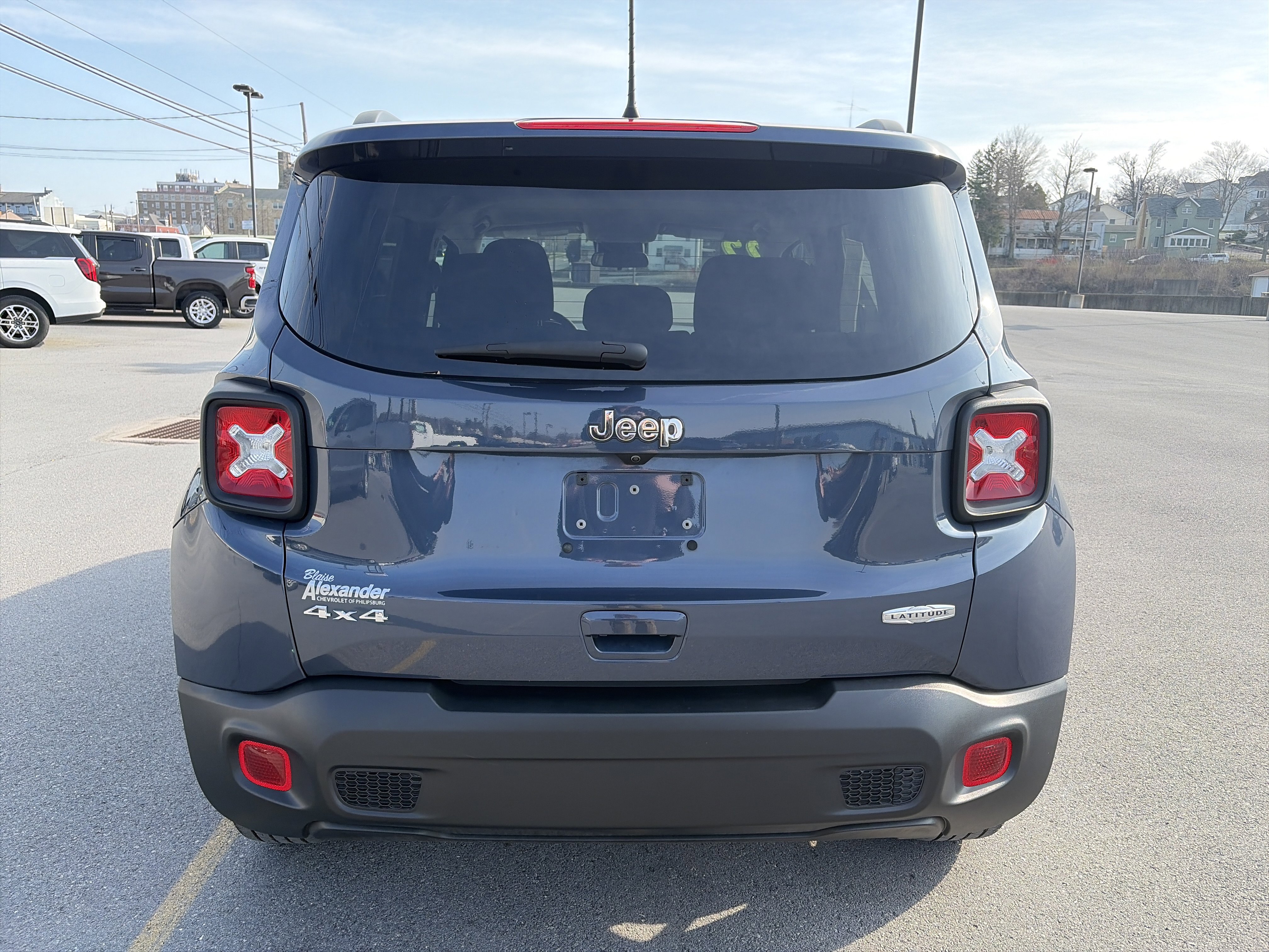 Used 2022 Jeep Renegade Latitude AWD/4WD video 4