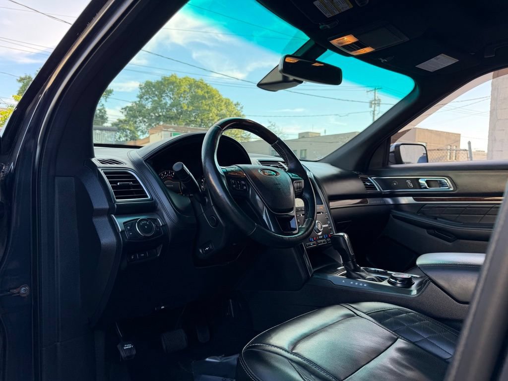 Used 2017 Ford Explorer Platinum AWD/4WD image 24