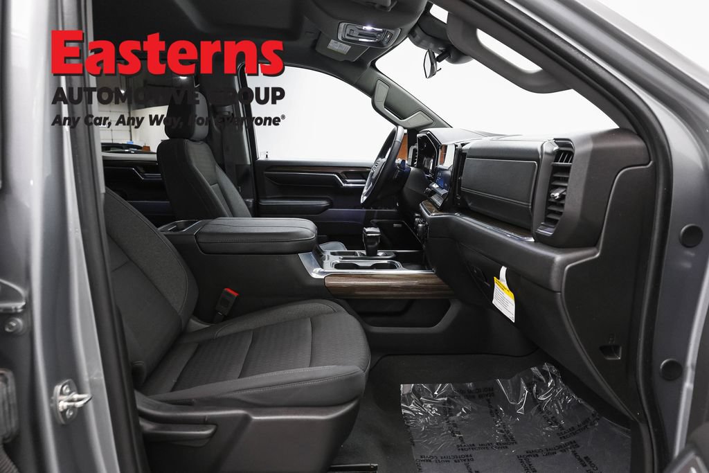 Used 2024 Chevrolet Silverado 1500 RST w/ Convenience Package II AWD/4WD image 23